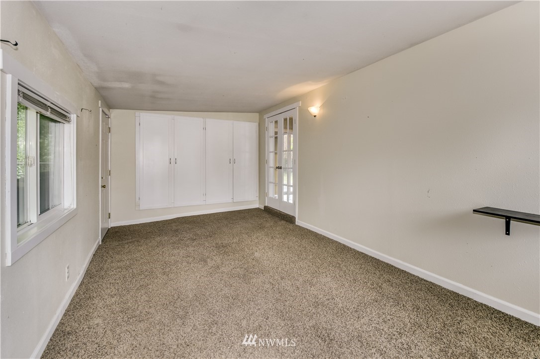 215 Southwest 304th Street Federal Way, WA 98023 - Photo 12 of 22 Gallery Image 12