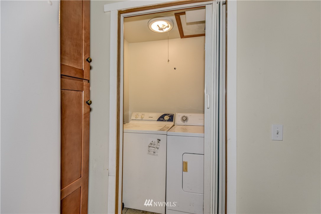 215 Southwest 304th Street Federal Way, WA 98023 - Photo 10 of 22 Gallery Image 10