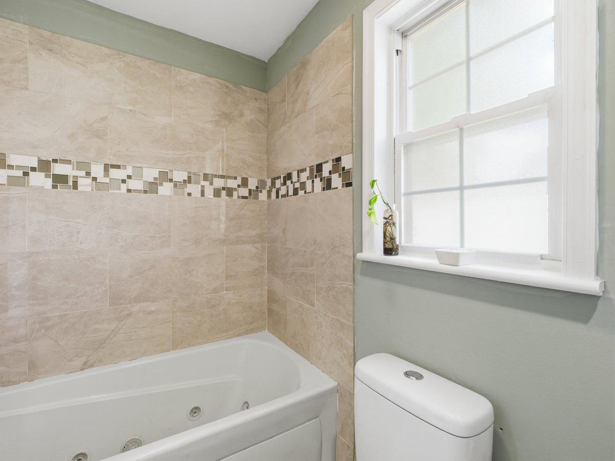 16808 Tammany Manor Road Williamsport, MD 21795 - Photo 24 of 41 Master room bathroom