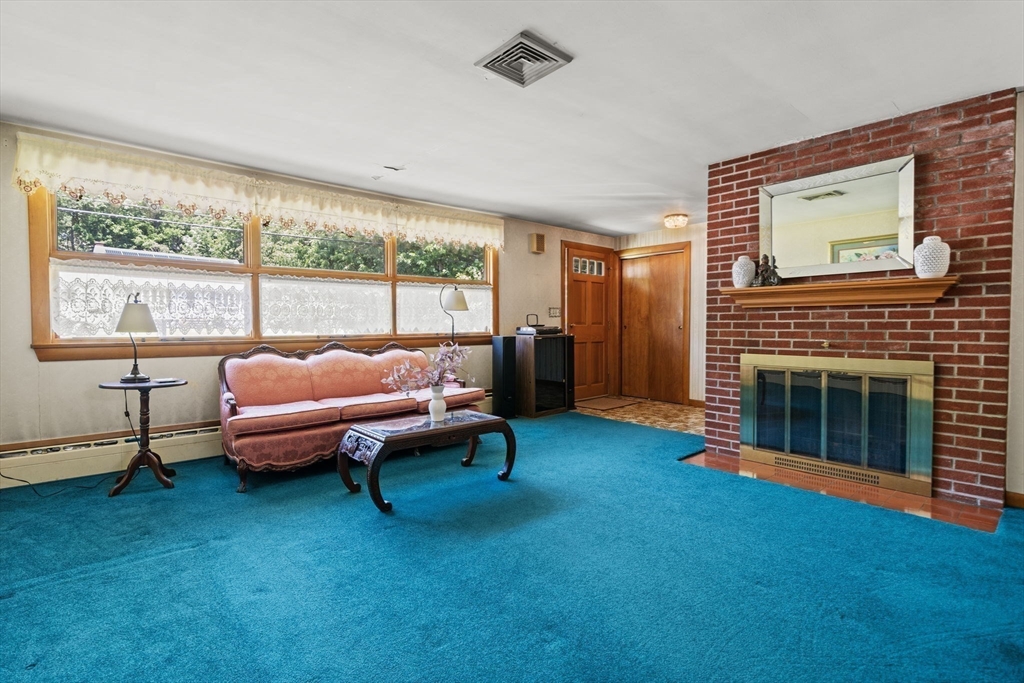 111 Hamilton Street Saugus, MA 01906 - Photo 7 of 28