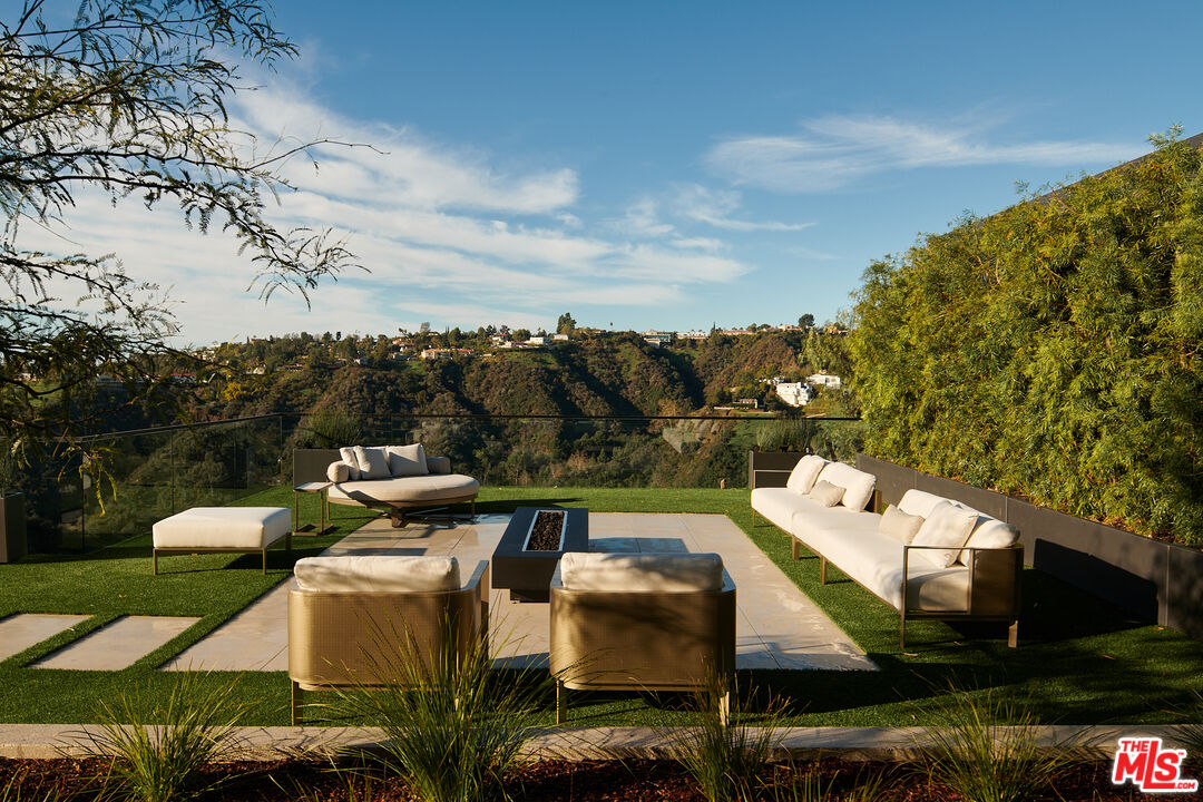 1857 Bel Air Road Los Angeles, CA 90077 - Photo 29 of 43