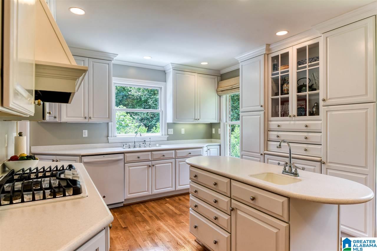 1887 Shades Crest Road Birmingham, AL 35216 - Photo 12 of 49