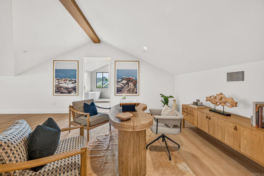 1331 Berryman Encinitas, CA 92024 - Photo 32 of 39 Second Level Suite