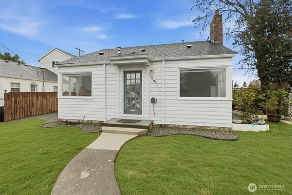$699,000 | 10041 15th Avenue Southwest, Seattle, WA 98146