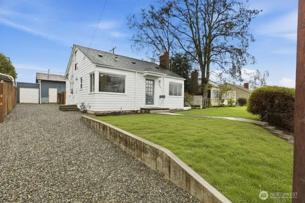$699,000 | 10041 15th Avenue Southwest, Seattle, WA 98146