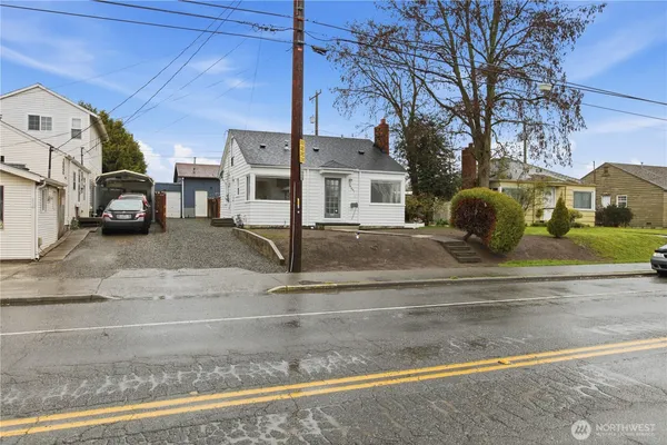 $699,000 | 10041 15th Avenue Southwest, Seattle, WA 98146
