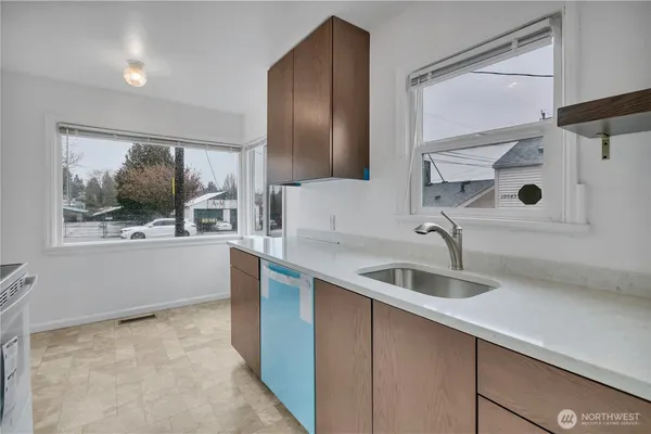 $699,000 | 10041 15th Avenue Southwest, Seattle, WA 98146
