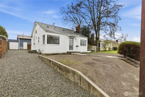 $699,000 | 10041 15th Avenue Southwest, Seattle, WA 98146