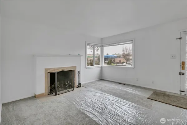 $699,000 | 10041 15th Avenue Southwest, Seattle, WA 98146