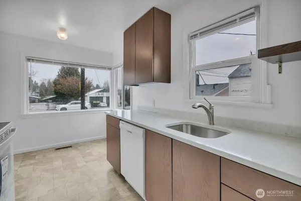 $699,000 | 10041 15th Avenue Southwest, Seattle, WA 98146