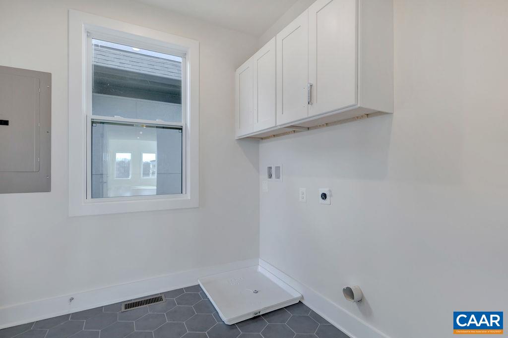3254 Horizon Road Charlottesville, VA 22902 - Photo 14 of 32 a view of an empty room