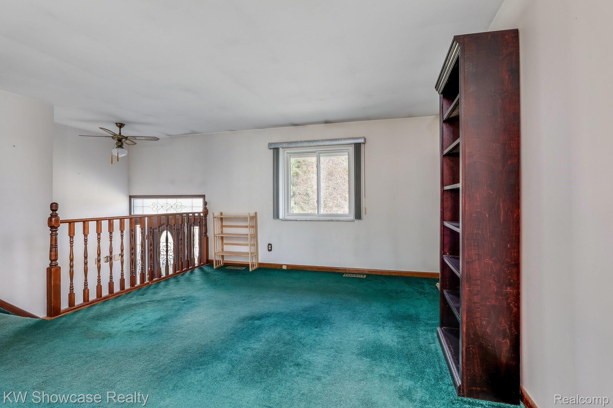12382 Bunton Road Willis, MI 48191 - Photo 16 of 42 Living room area.