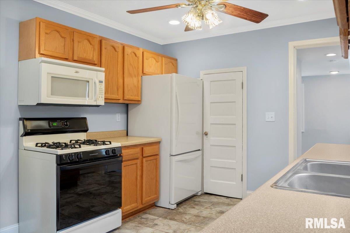 516 East Mill Street Rochester, IL 62563 - Photo 8 of 25