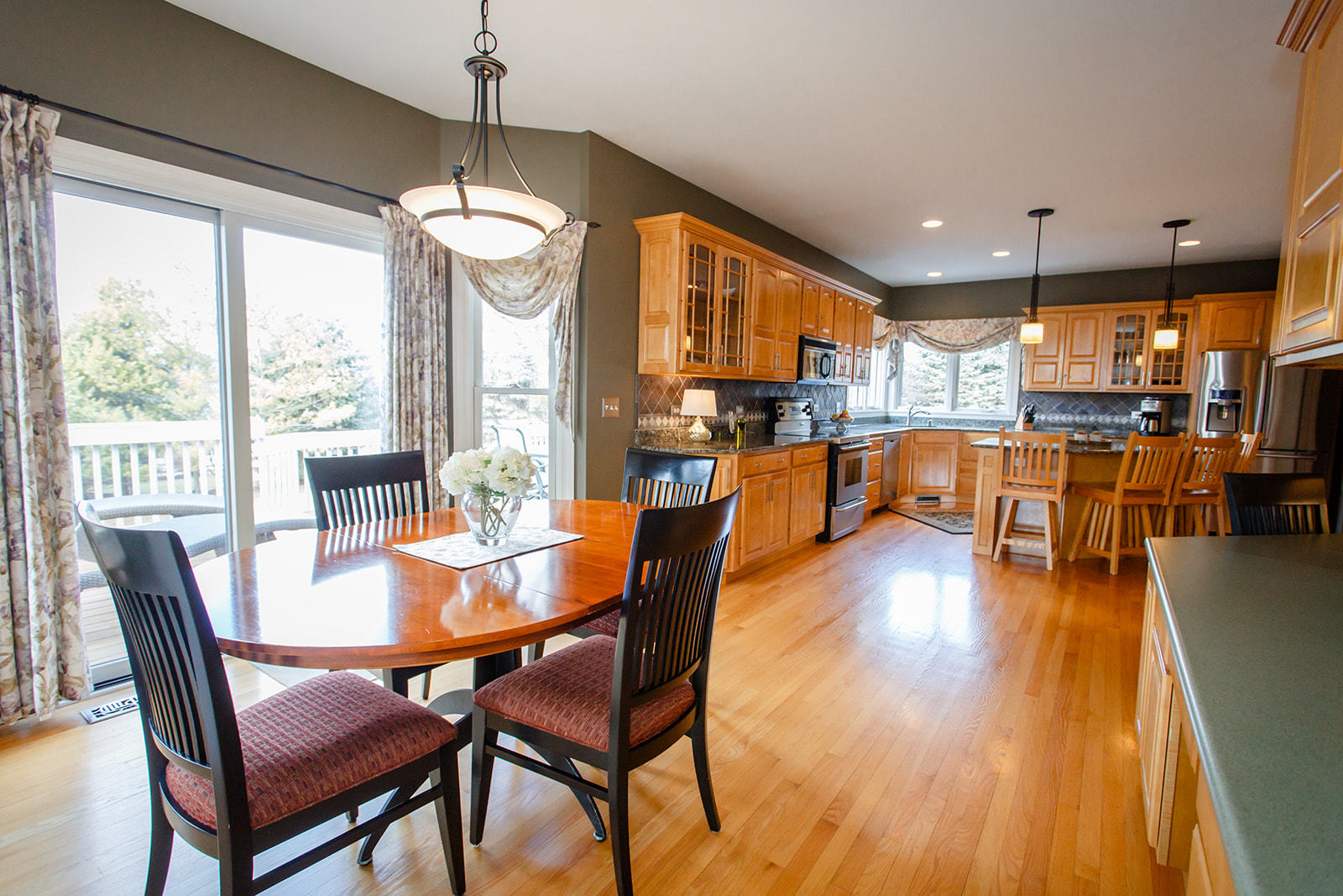 1058 Dove Way Cary, IL 60013 - Photo 13 of 38