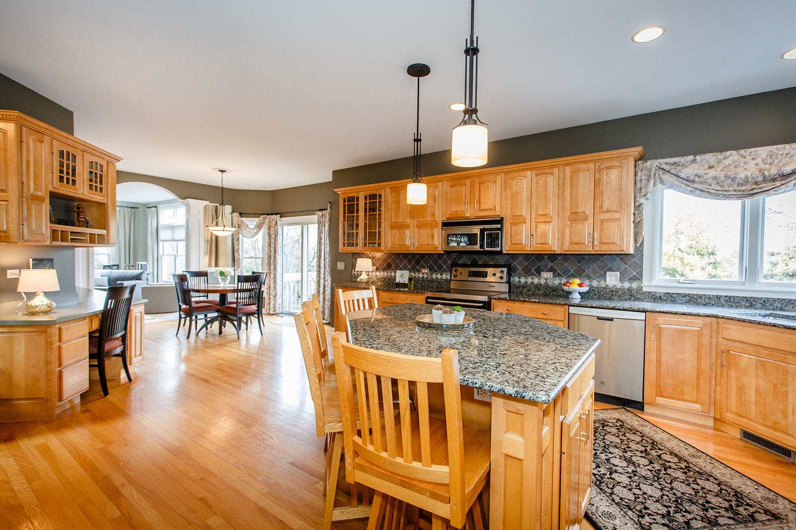 1058 Dove Way Cary, IL 60013 - Photo 9 of 38