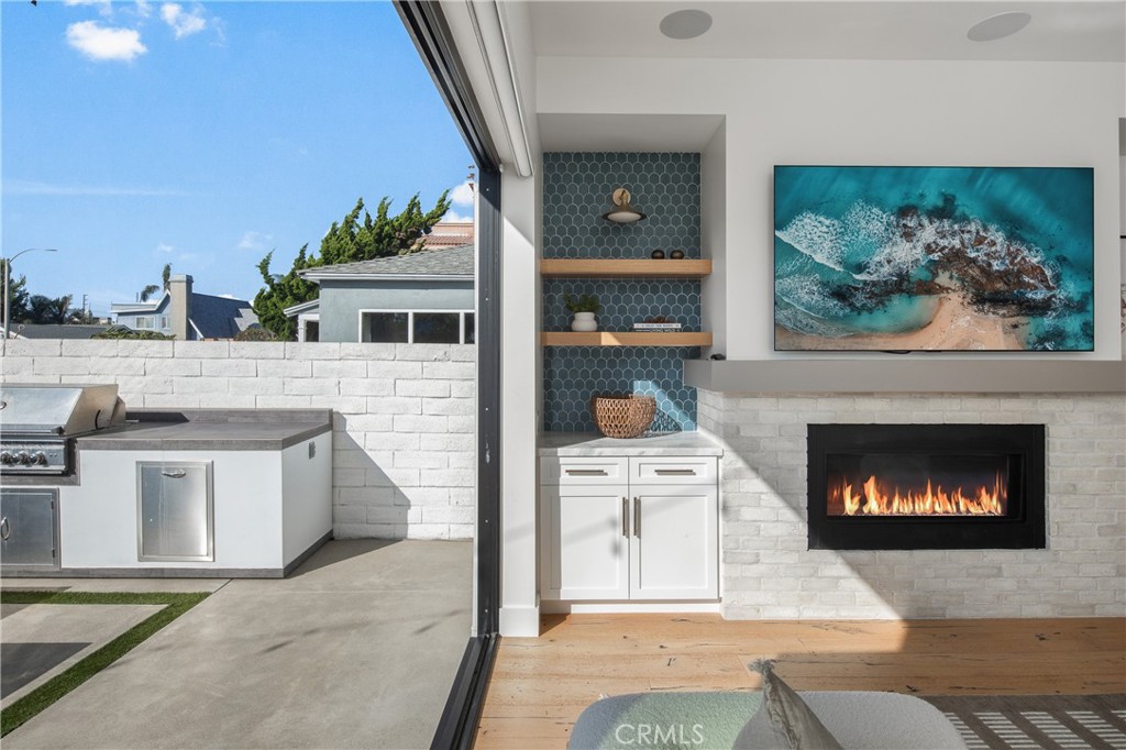 1004 Huntington Street Huntington Beach, CA 92648 - Photo 12 of 46