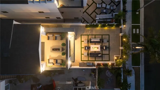 $3,350,000 | 1004 Huntington Street, Huntington Beach, CA 92648