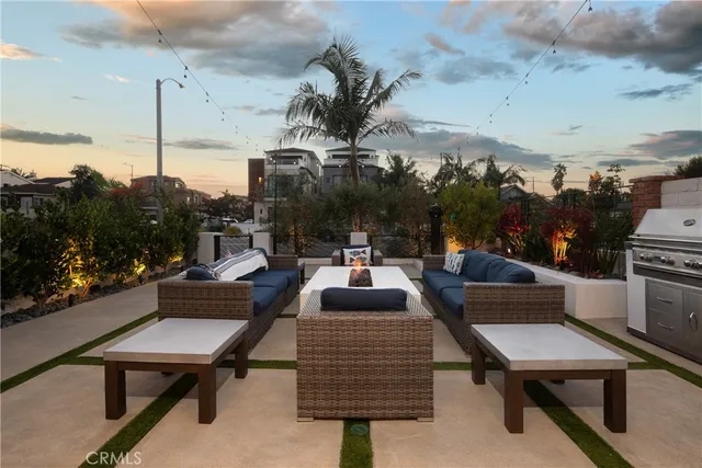 $3,350,000 | 1004 Huntington Street, Huntington Beach, CA 92648