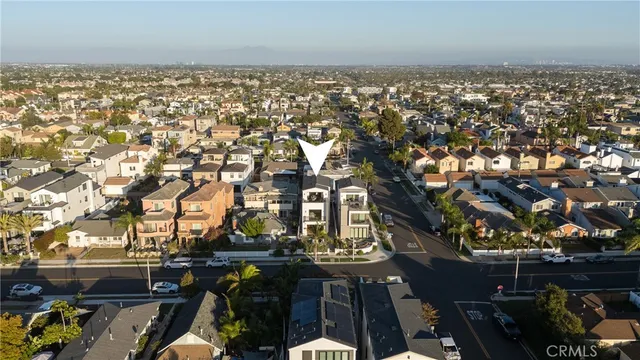 $3,350,000 | 1004 Huntington Street, Huntington Beach, CA 92648