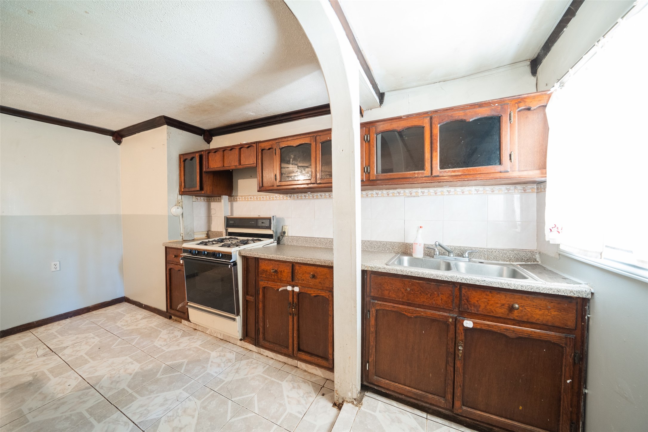 10418 Burman Street Houston, TX 77029 - Photo 8 of 13