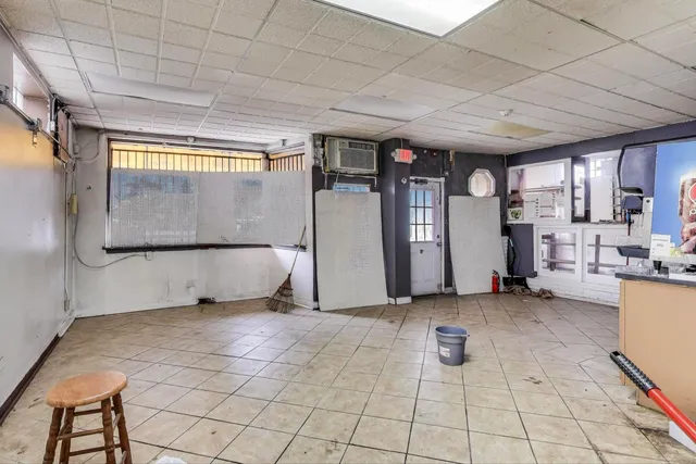 $150,000 | 661 Wentworth Avenue, Calumet City, IL 60409