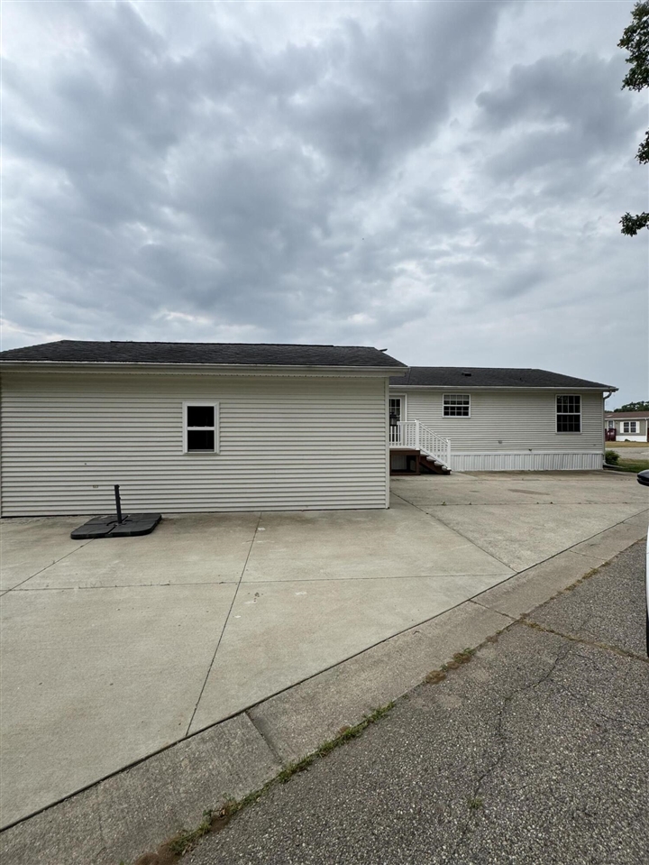 818 Raisin River Road Three Rivers, MI 49093 - Photo 23 of 26