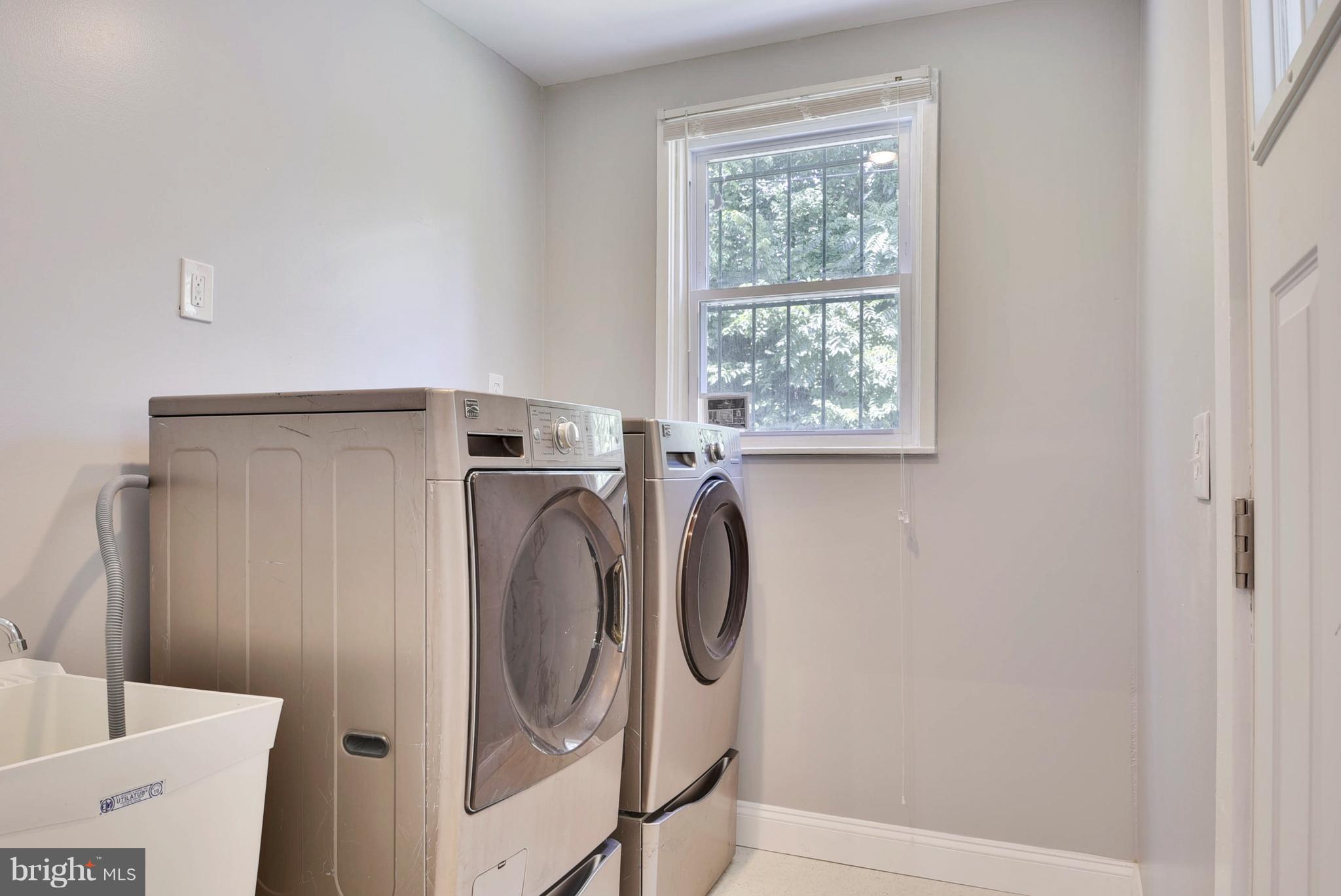 4012 Fairfax Road Baltimore, MD 21216 - Photo 11 of 21 laundry room off of kitchen