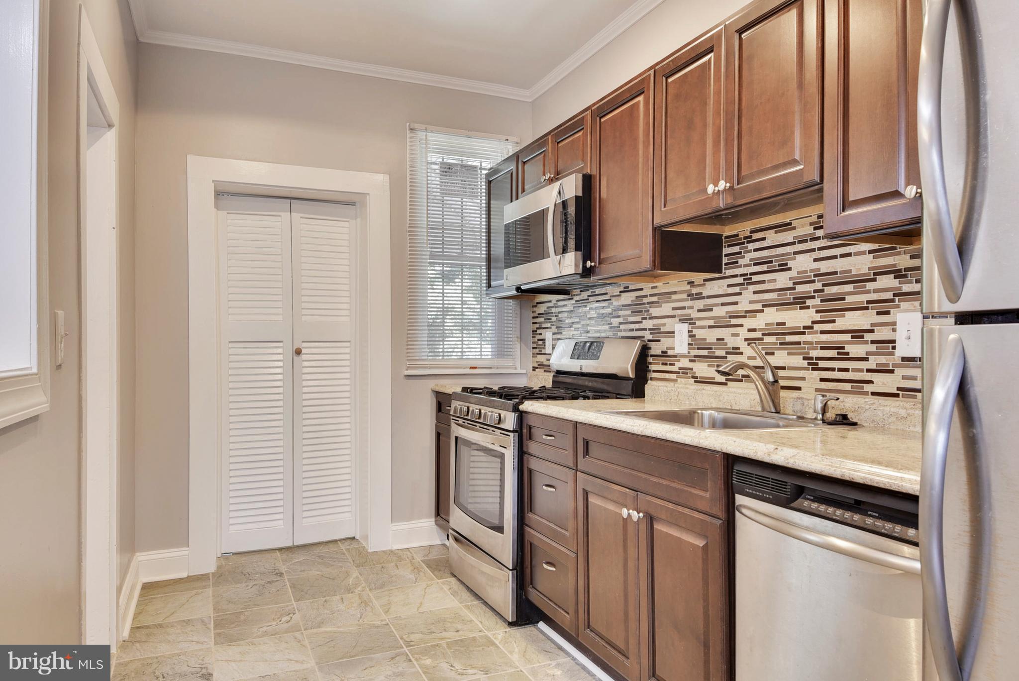 4012 Fairfax Road Baltimore, MD 21216 - Photo 10 of 21 Kitchen