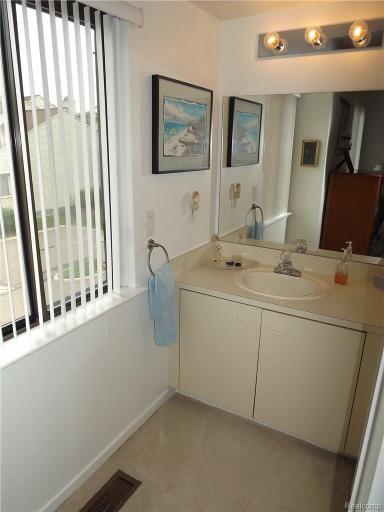 723 Eton Court, Unit 161 Rochester, MI 48307 - Photo 15 of 16 Guest Bathroom