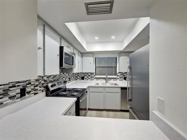 $185,000 | 7237 Cloister Drive, Unit 207, Sarasota, FL 34231