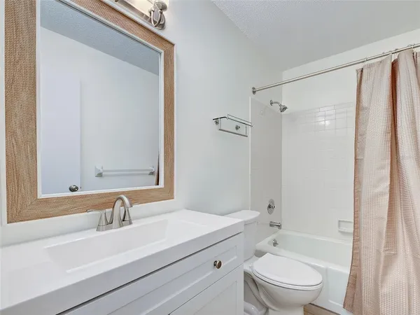 $185,000 | 7237 Cloister Drive, Unit 207, Sarasota, FL 34231