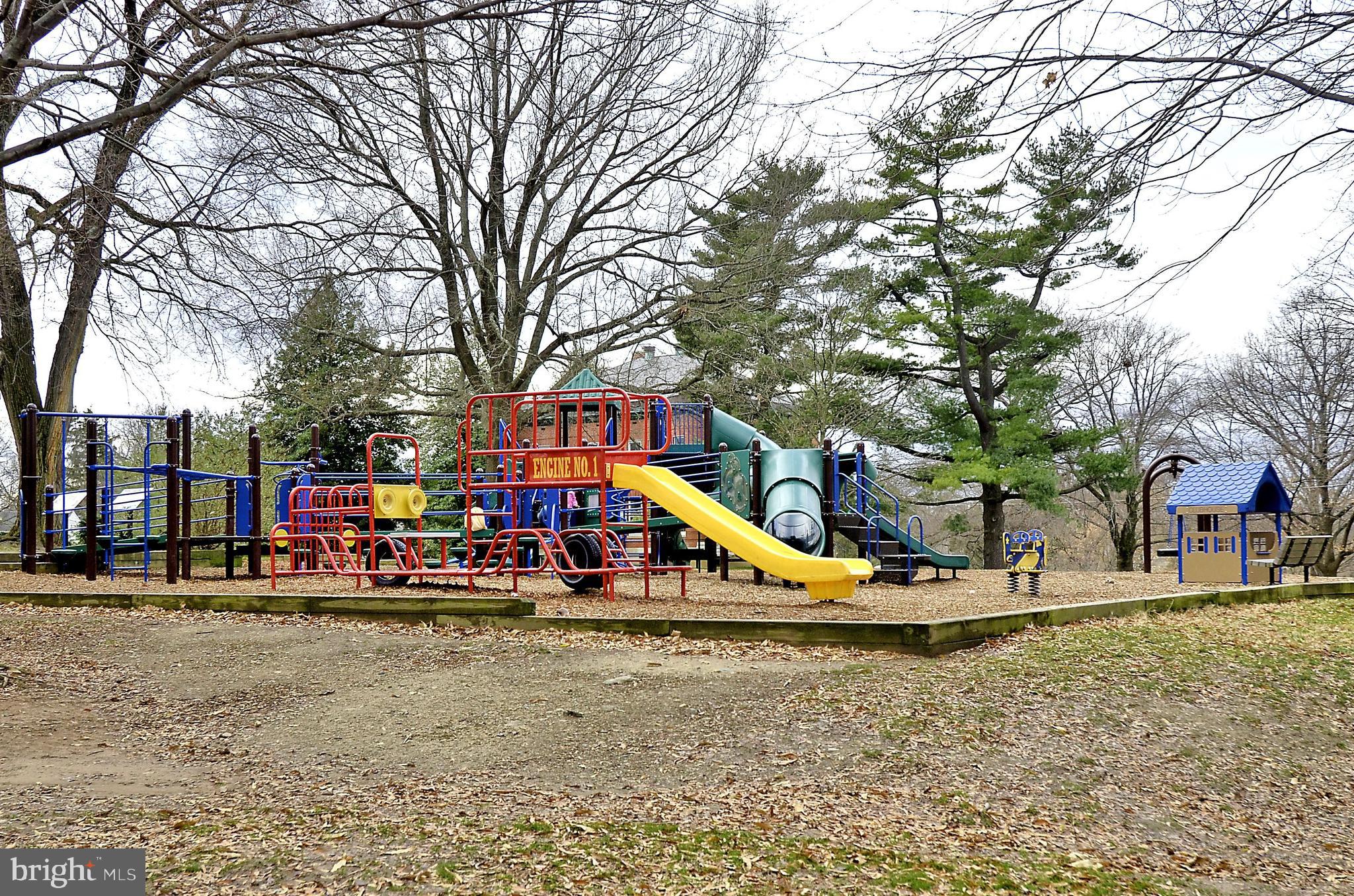 4720 Chevy Chase Drive, Unit 103 Chevy Chase, MD 20815 - Photo 34 of 44