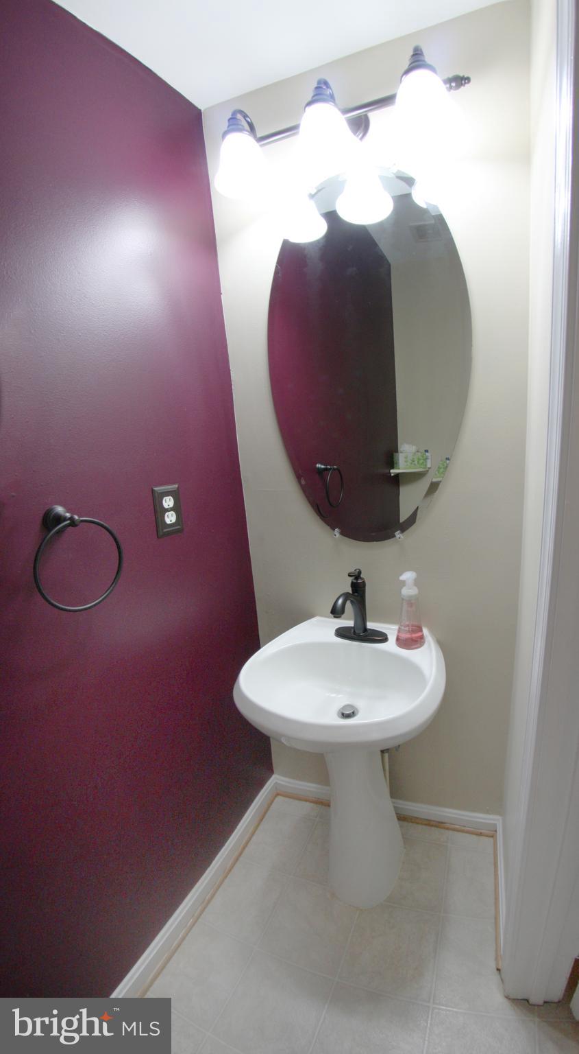 133 Myrtle Avenue Severn, MD 21144 - Photo 23 of 34 Main level powder room