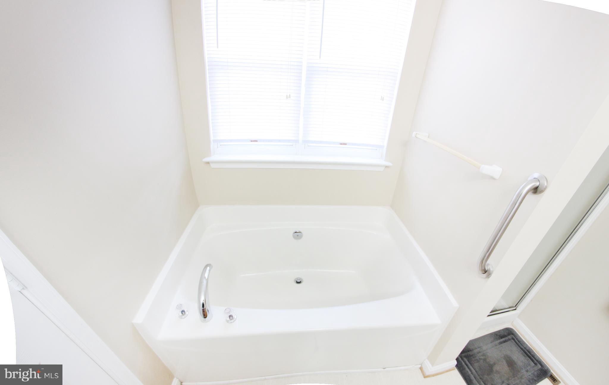 133 Myrtle Avenue Severn, MD 21144 - Photo 26 of 34 Big soaking tub in the master super bath