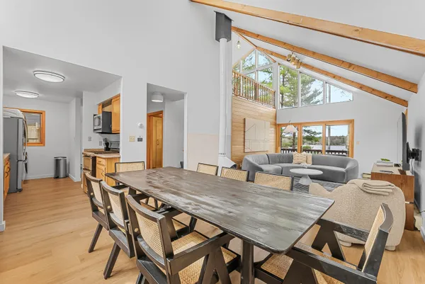 $1,499,995 | 10 Island View Drive, Traverse City, MI 49696