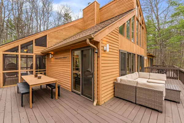 $1,499,995 | 10 Island View Drive, Traverse City, MI 49696