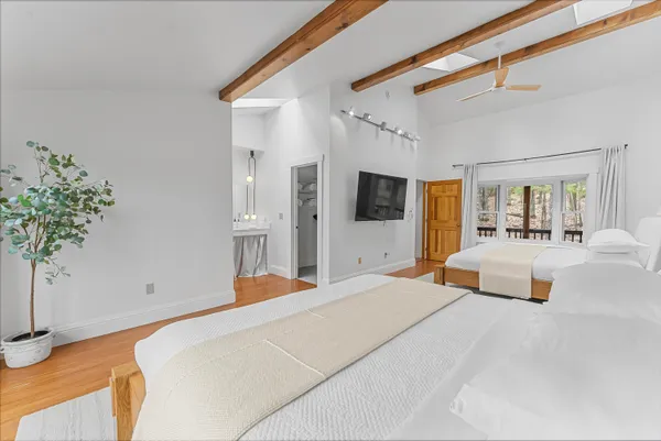 $1,499,995 | 10 Island View Drive, Traverse City, MI 49696
