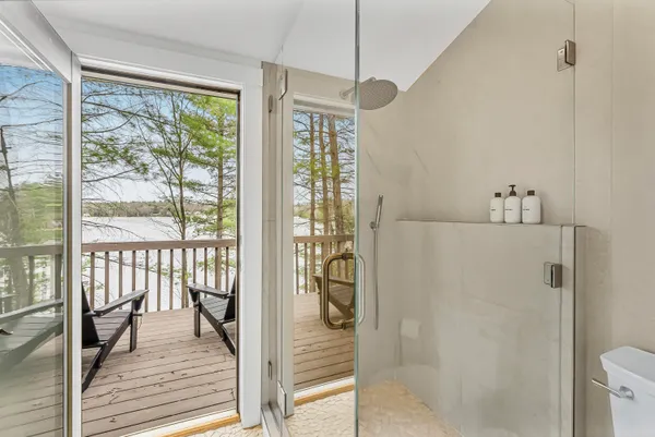 $1,499,995 | 10 Island View Drive, Traverse City, MI 49696