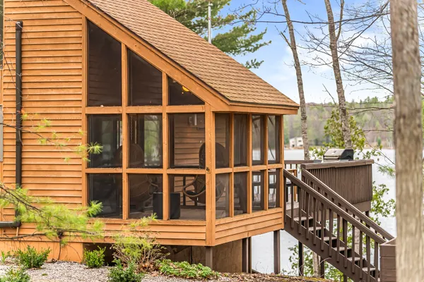 $1,499,995 | 10 Island View Drive, Traverse City, MI 49696