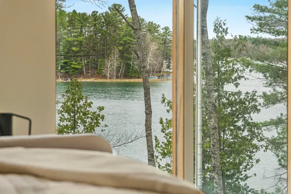 $1,499,995 | 10 Island View Drive, Traverse City, MI 49696