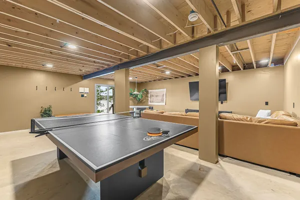 $1,499,995 | 10 Island View Drive, Traverse City, MI 49696
