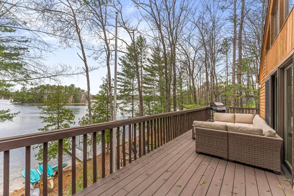 $1,499,995 | 10 Island View Drive, Traverse City, MI 49696