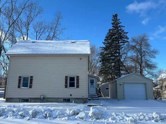$190,000 | 700 Sinclair Lewis Avenue, Sauk Centre, MN 56378
