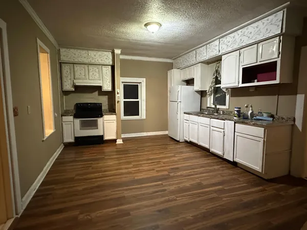 $150,000 | 700 Sinclair Lewis Avenue, Sauk Centre, MN 56378