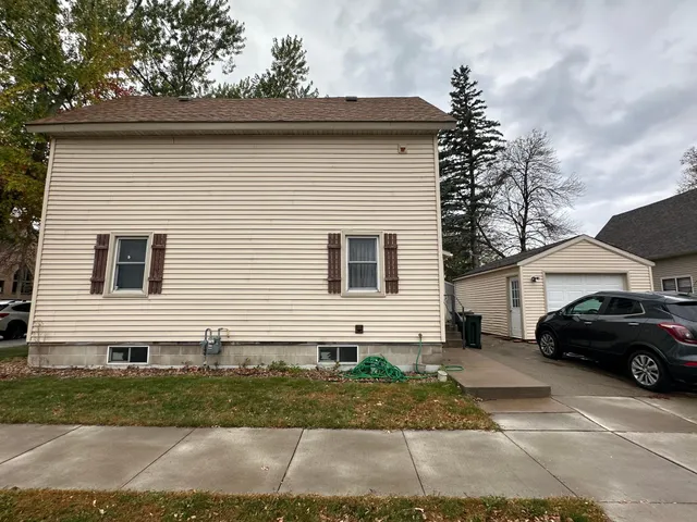 $190,000 | 700 Sinclair Lewis Avenue, Sauk Centre, MN 56378