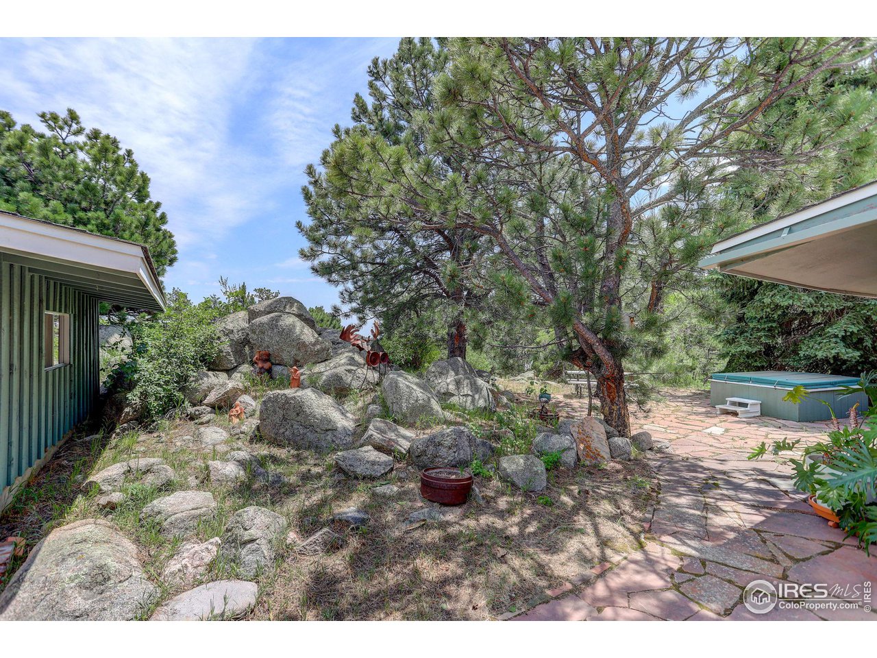 107 Deer Trail Road Boulder, CO 80302 - Photo 6 of 40 a view of a backyard