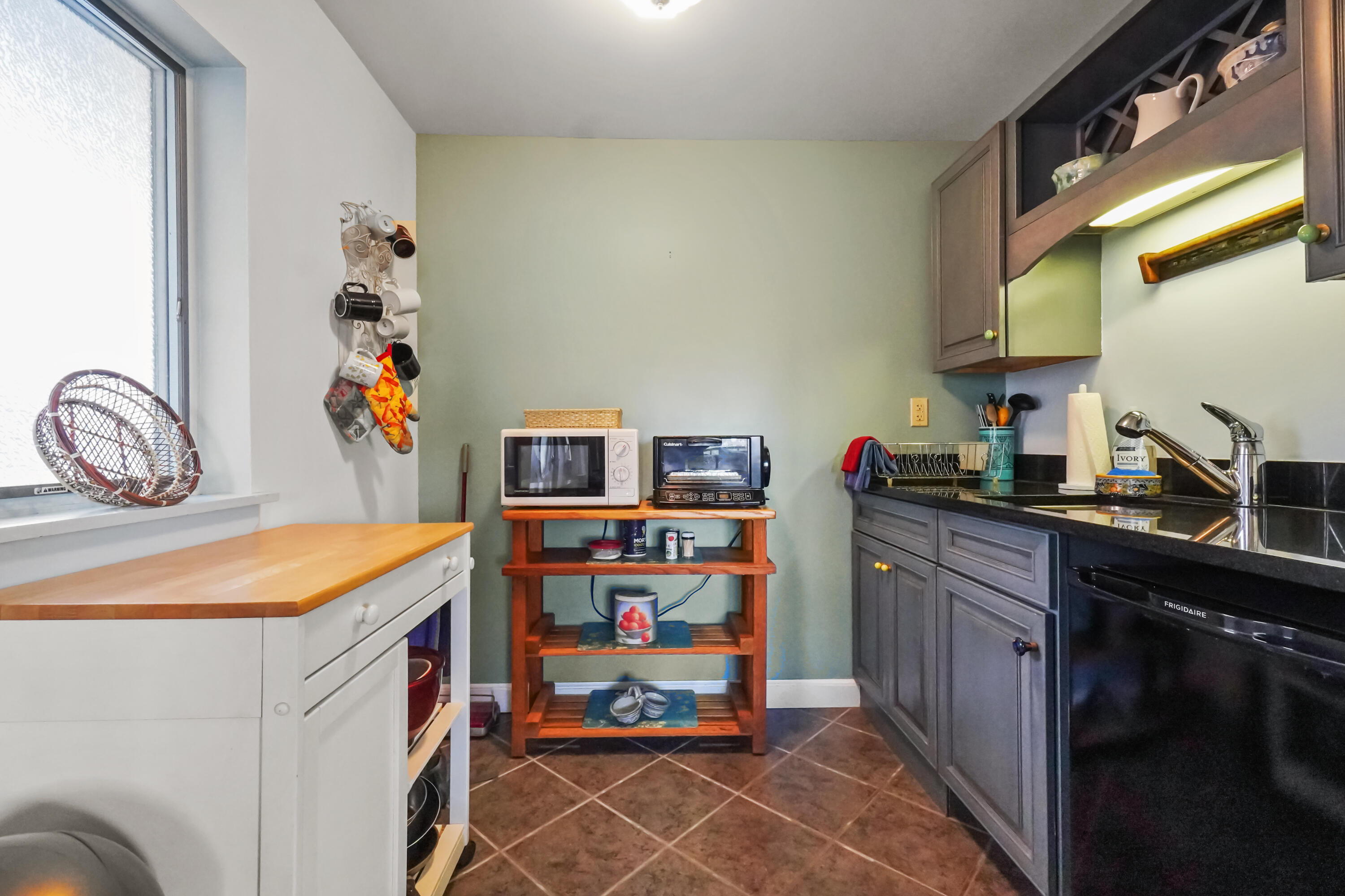 304 Eddy Road, Unit 208 Edgecomb, ME 04556 - Photo 7 of 11 DSC00843