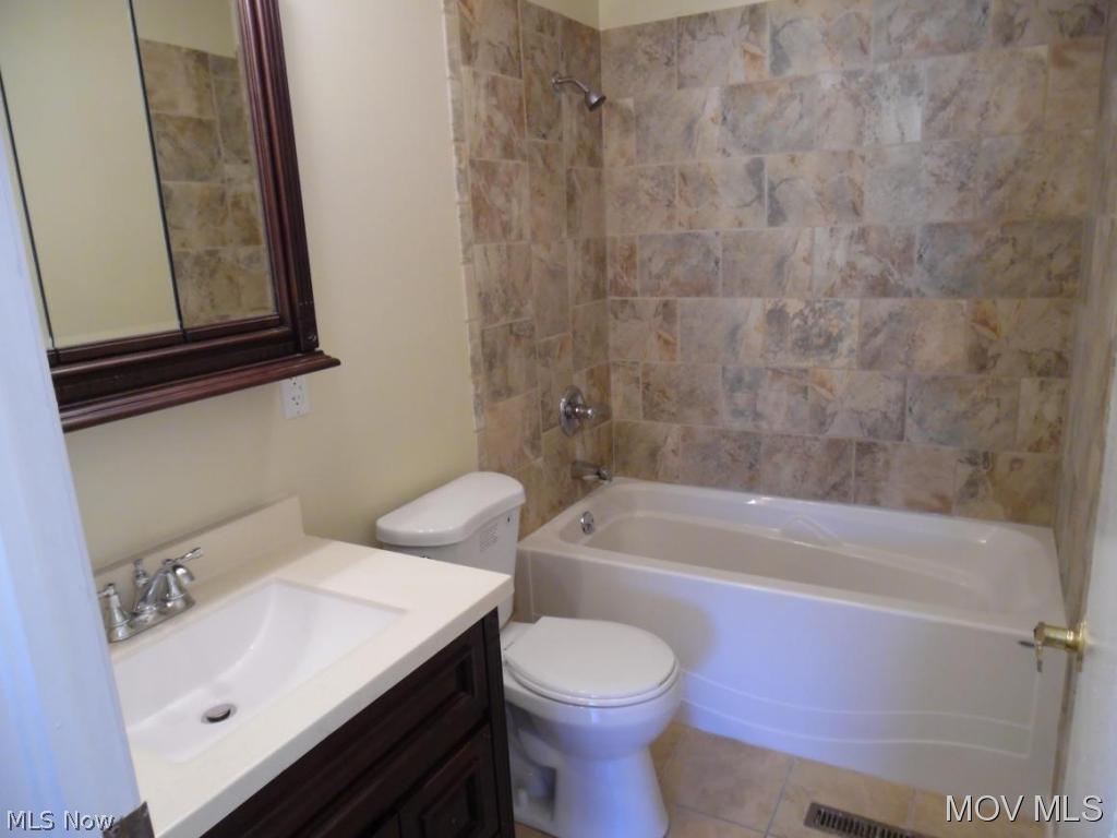 709 41st Street Vienna, WV 26105 - Photo 8 of 11 Second Bathroom