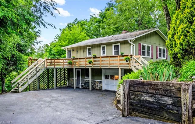 $579,900 | 924 Balsam Drive, Newland, NC 28657