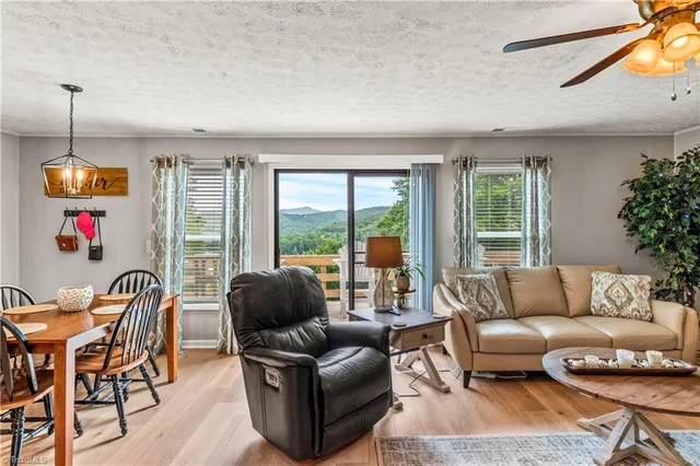 $579,900 | 924 Balsam Drive, Newland, NC 28657